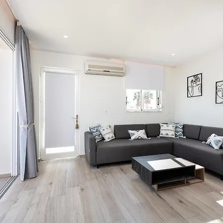 Nefeli-beachfront -apartment *