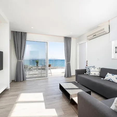 Nefeli-beachfront -apartment Apartmán *