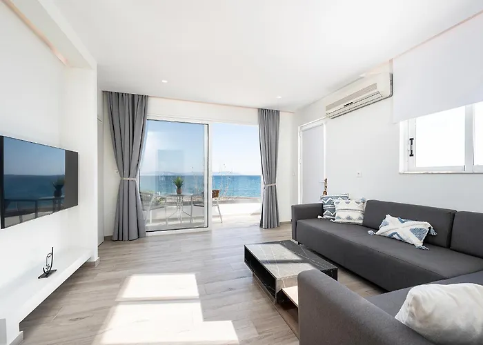 Nefeli-beachfront -apartment Apartman *